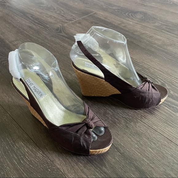Steve Madden Chiffon Brown Knot Wedges - Picture 2 of 7